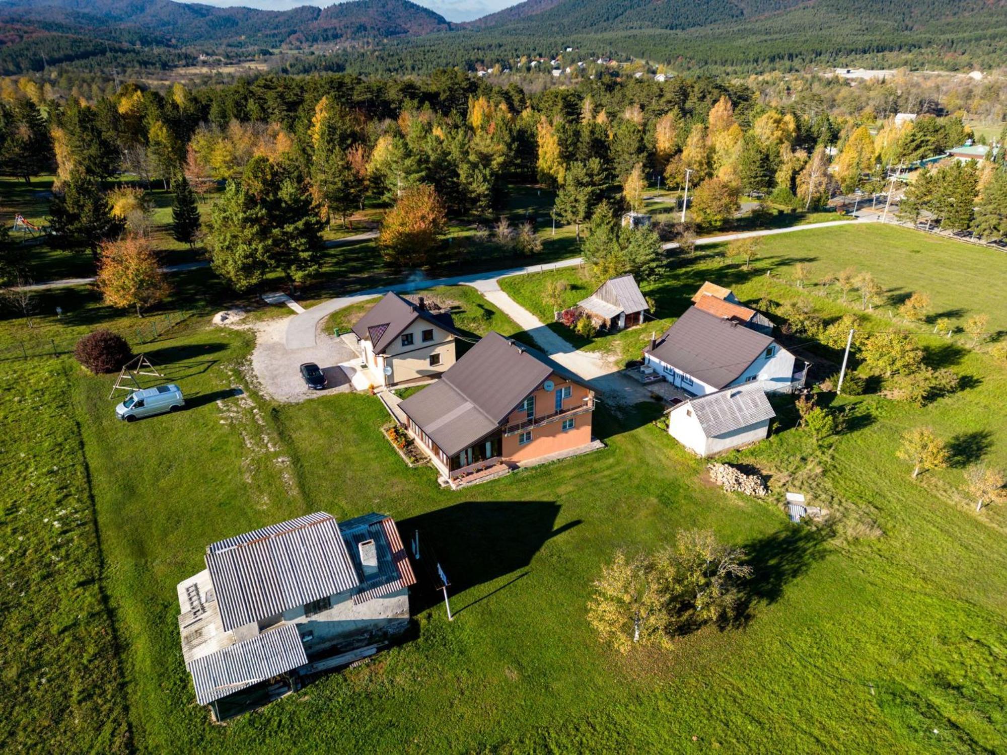 Apartments Marija Vrelo Koreničko Екстериор снимка