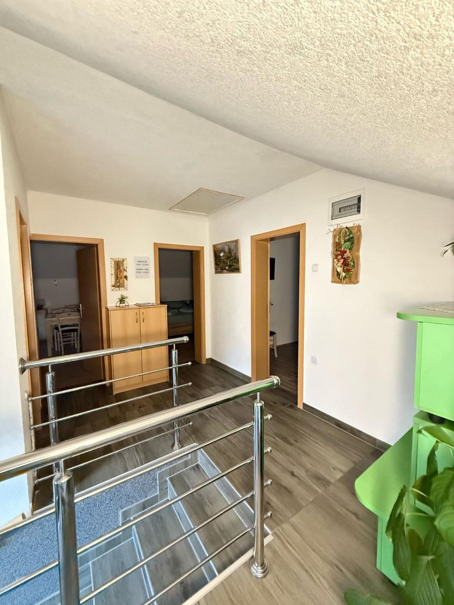 Apartments Marija Vrelo Koreničko Екстериор снимка
