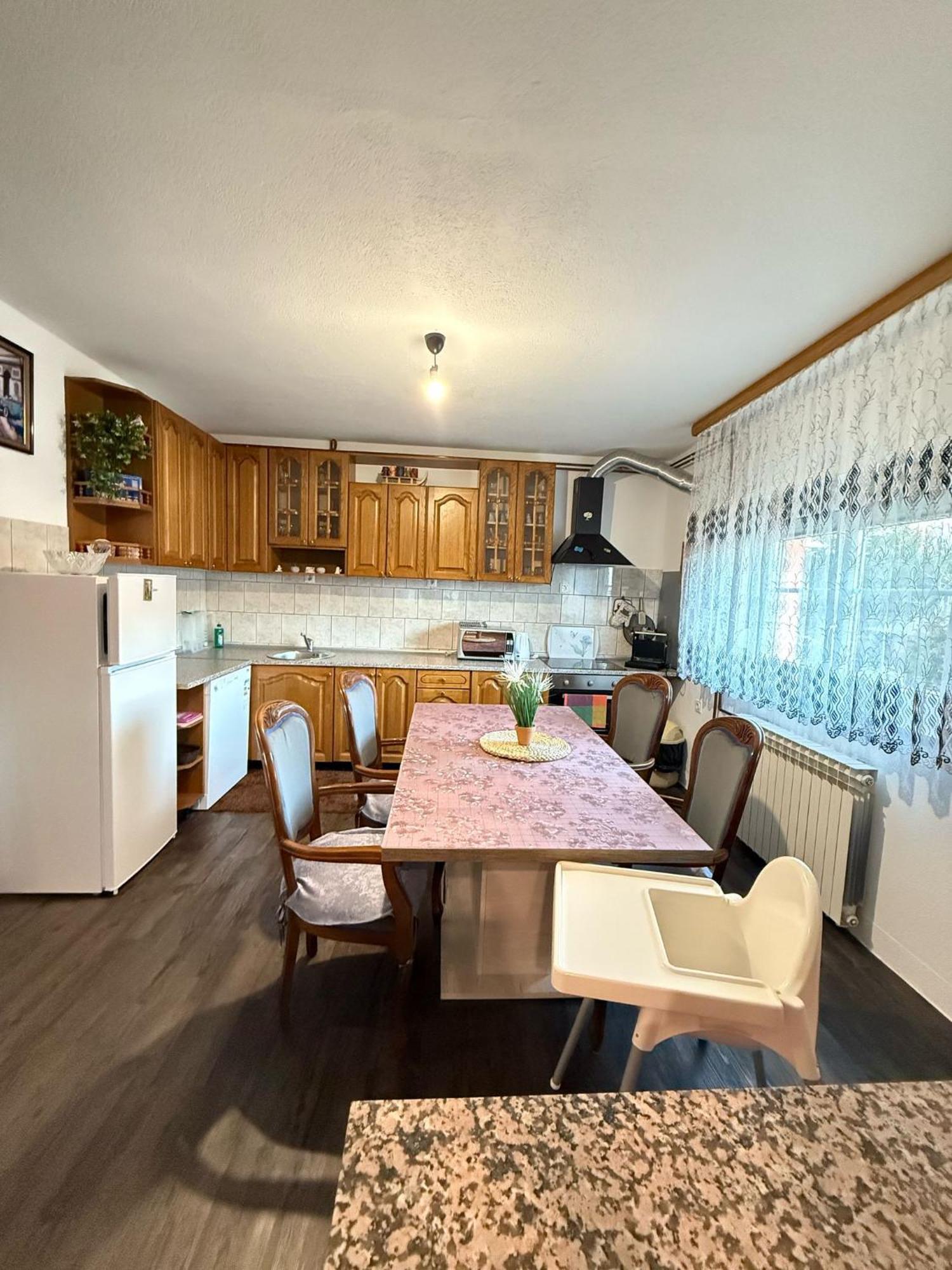 Apartments Marija Vrelo Koreničko Екстериор снимка