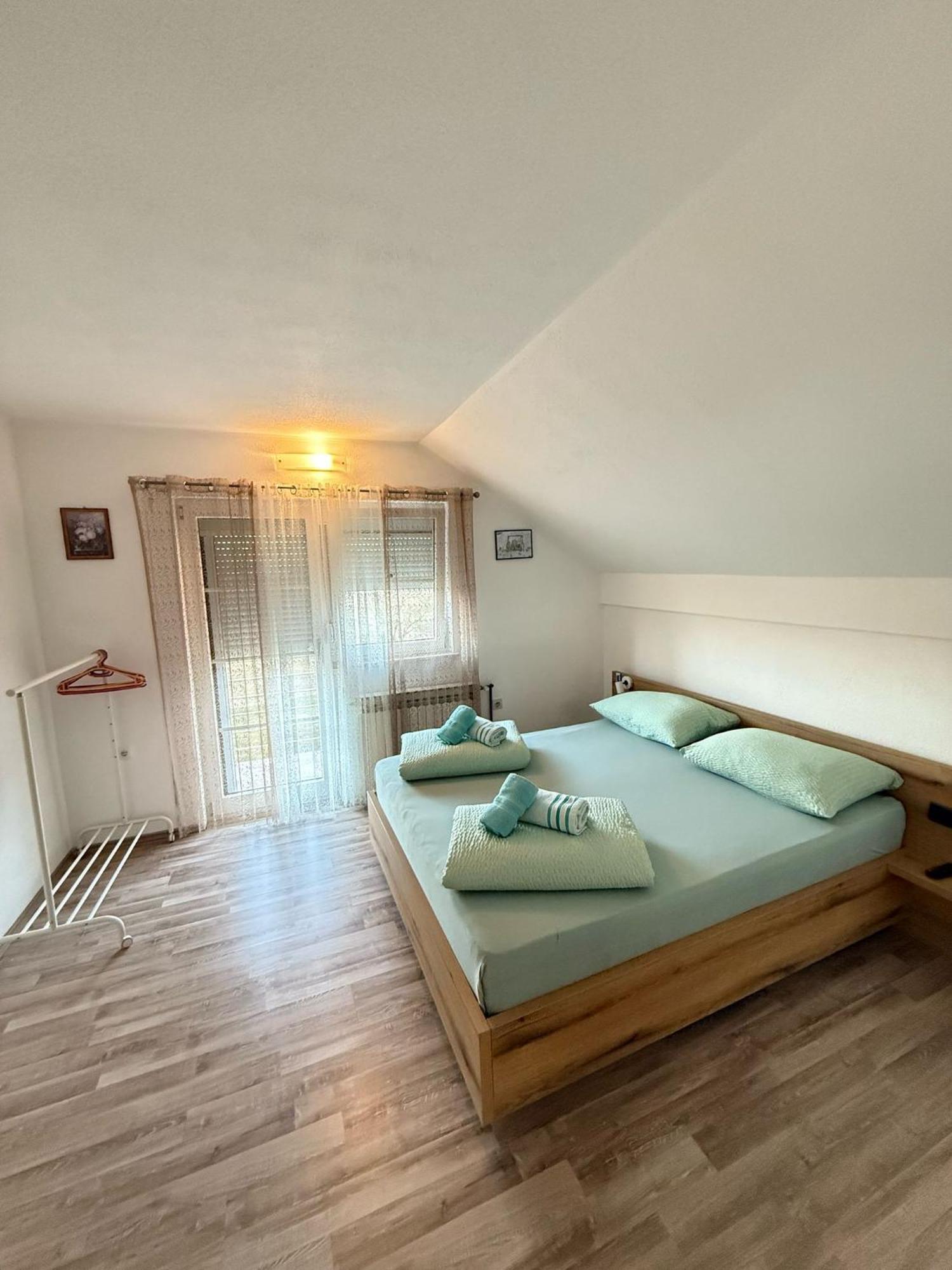 Apartments Marija Vrelo Koreničko Екстериор снимка