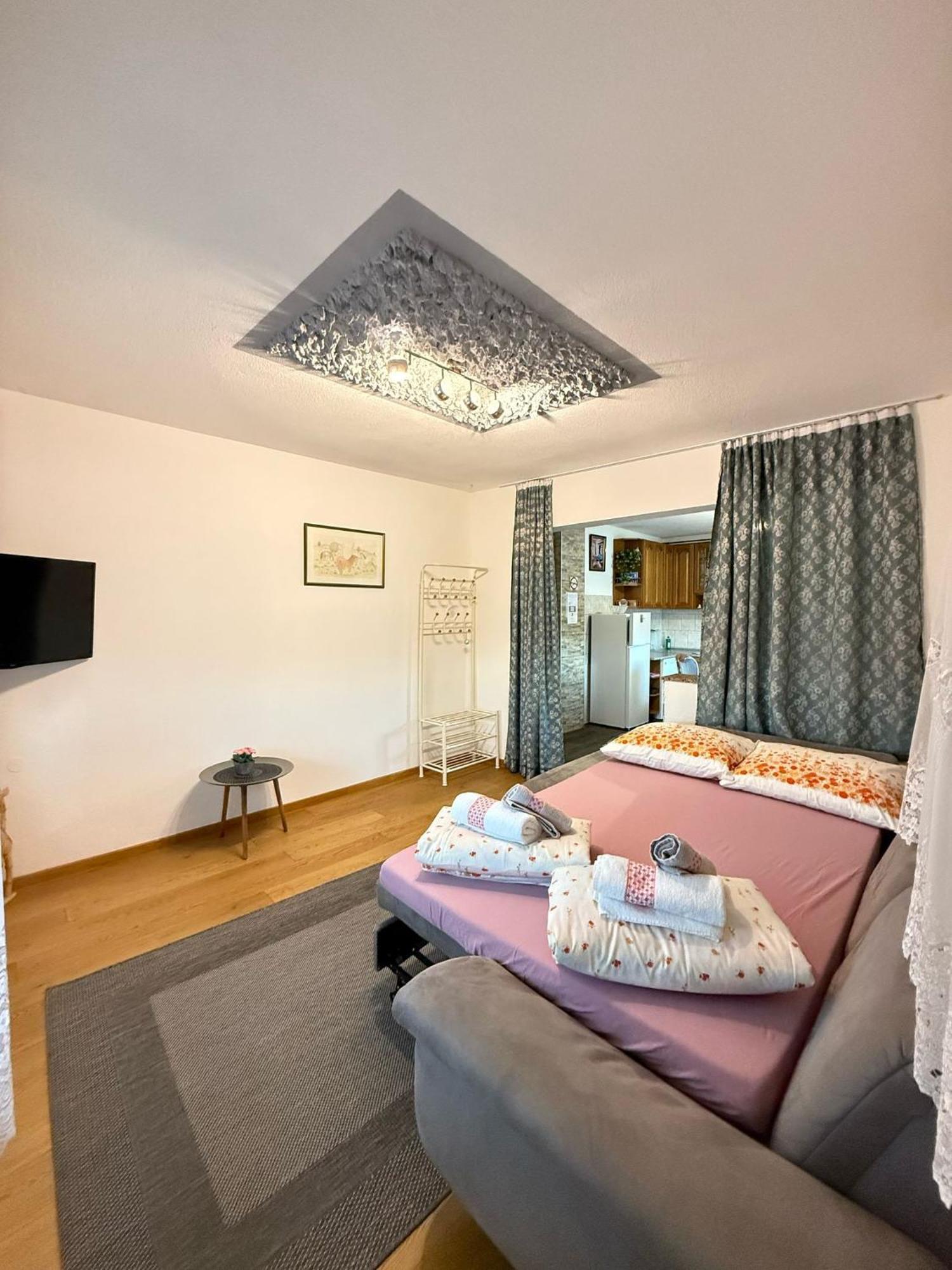 Apartments Marija Vrelo Koreničko Екстериор снимка