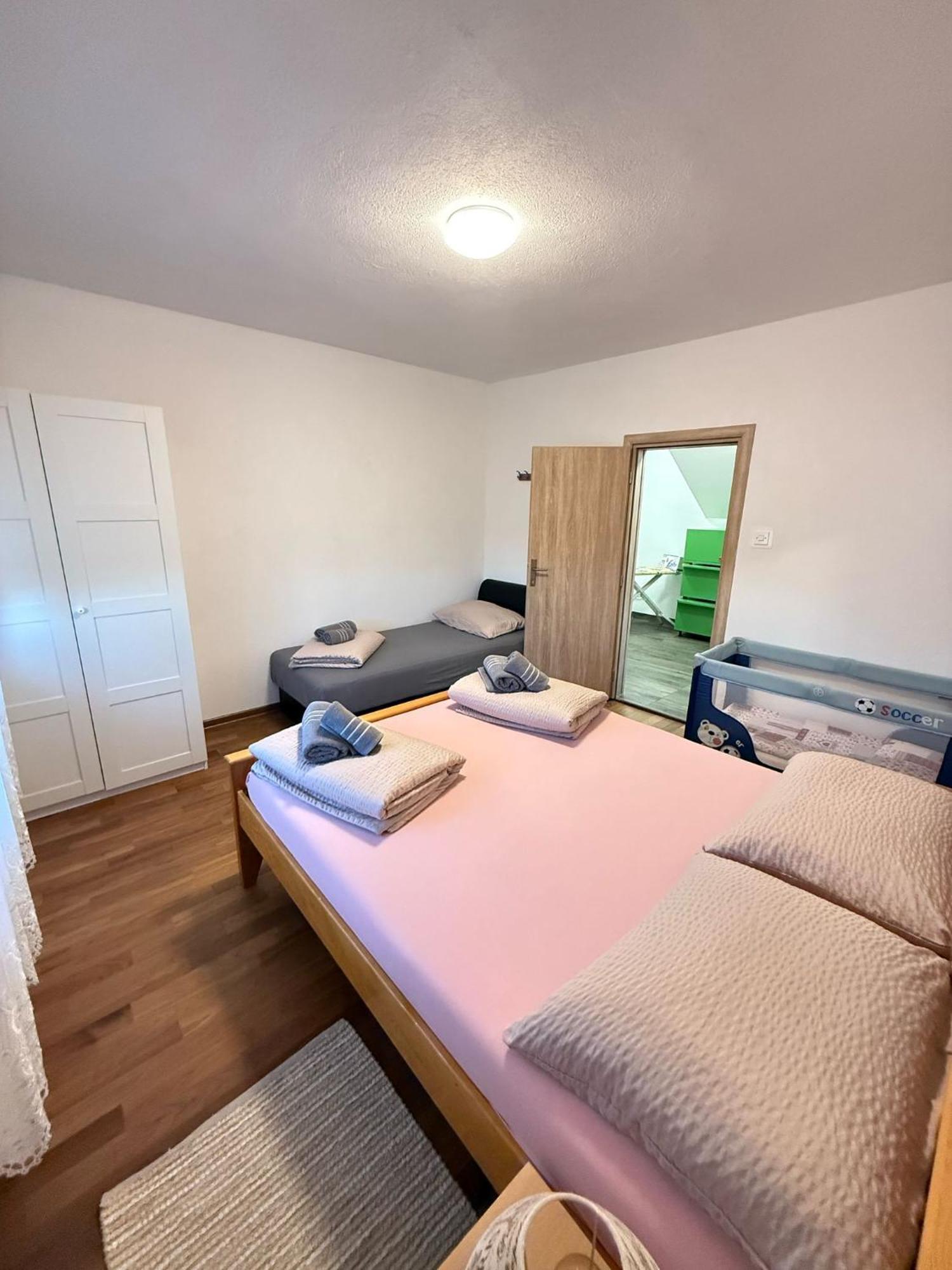 Apartments Marija Vrelo Koreničko Екстериор снимка