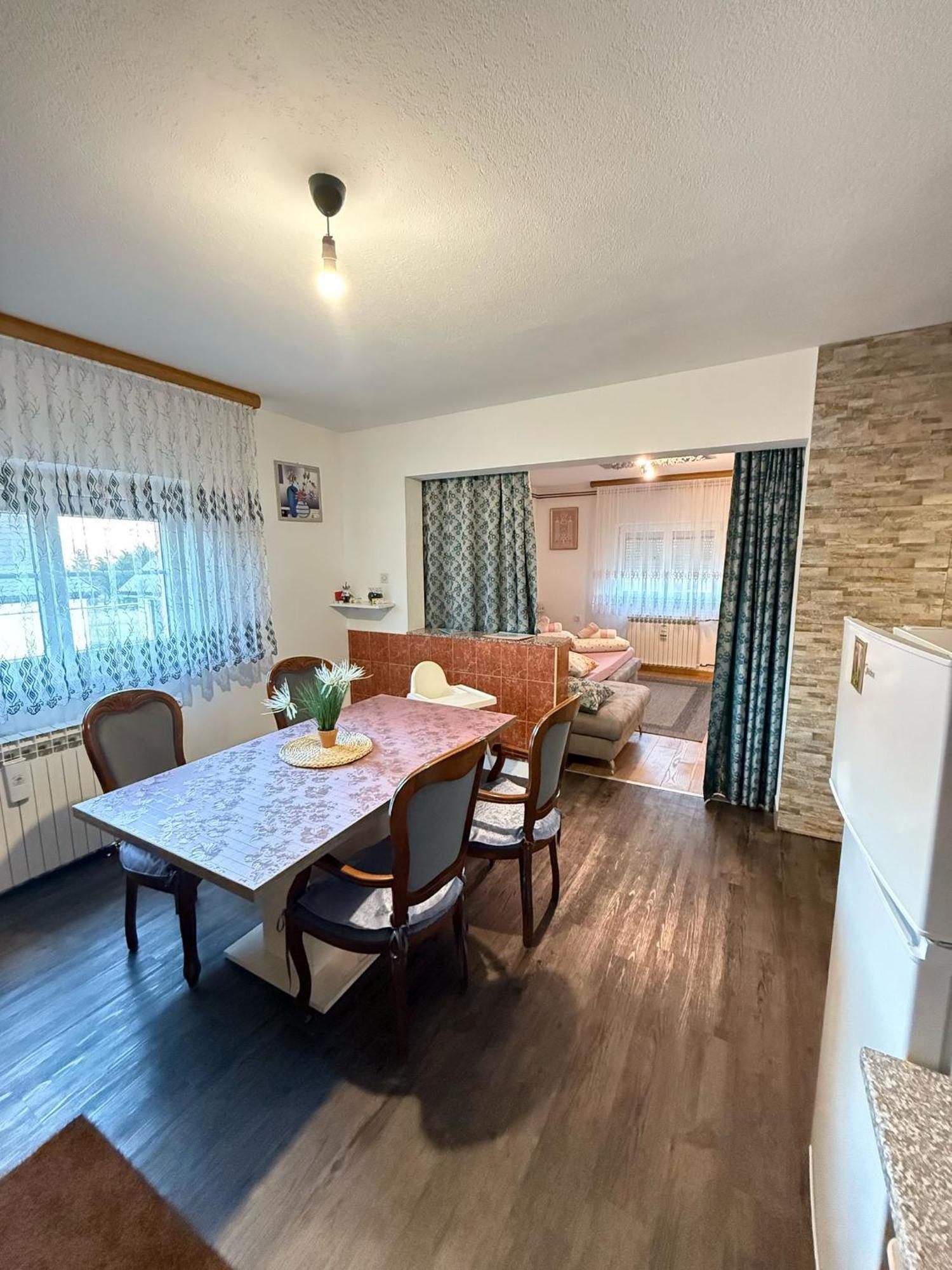 Apartments Marija Vrelo Koreničko Екстериор снимка